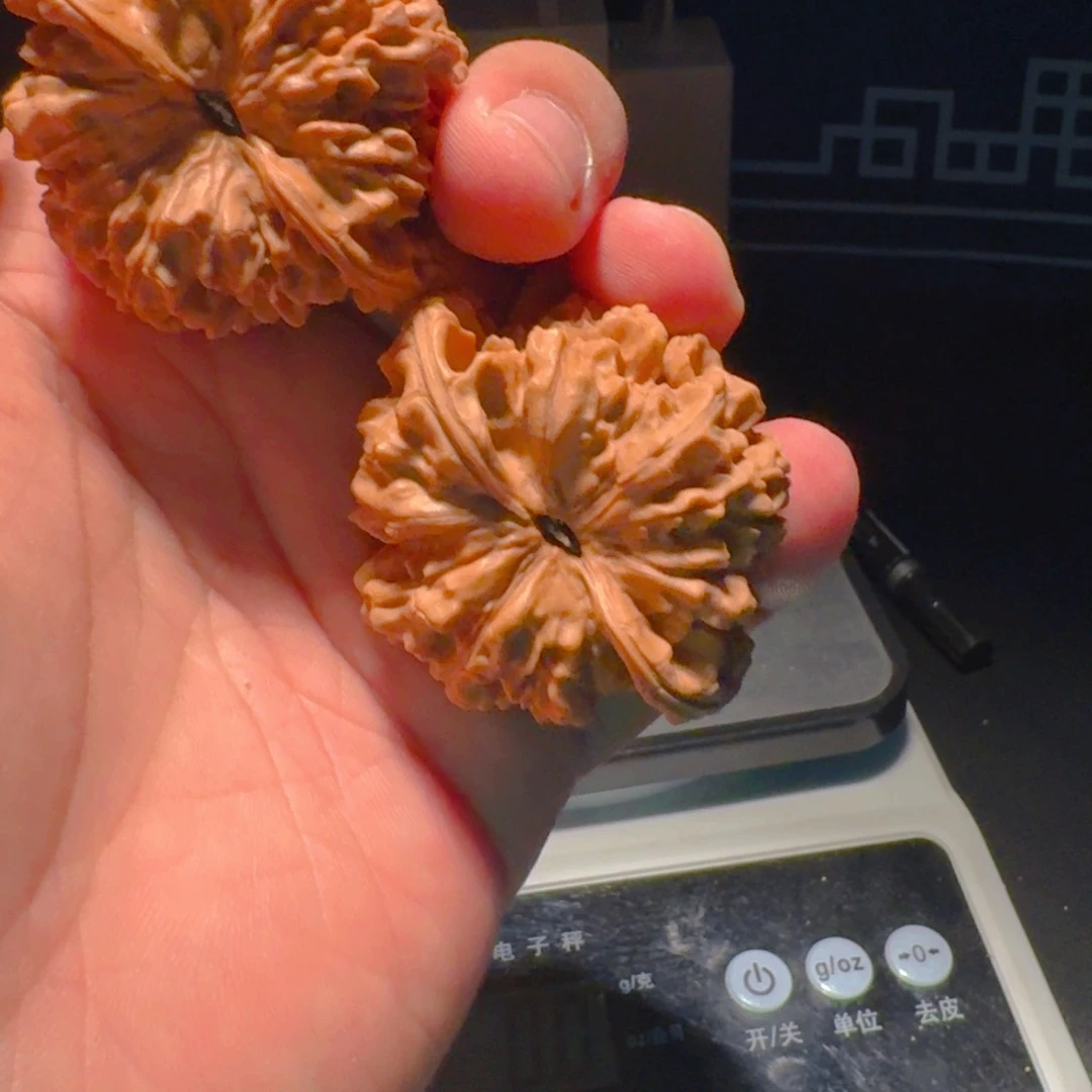 文玩核桃吊坠官帽51尺58克