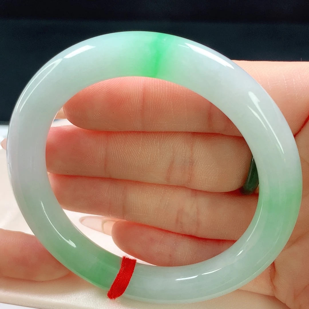 未镶嵌手镯翡翠682