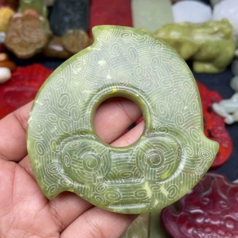 蛇纹石玉颈饰未镶嵌51