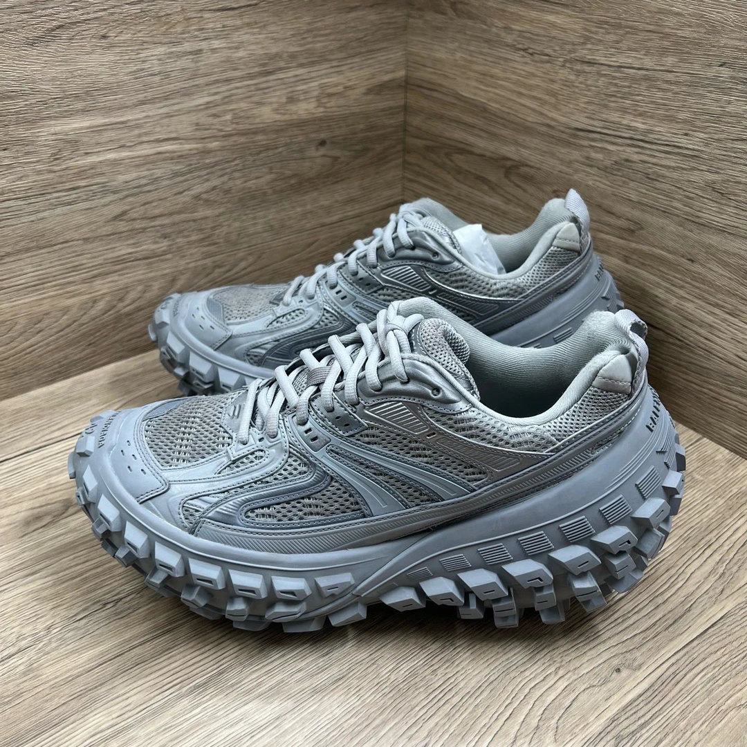 未使用 Balenciaga/巴黎世家 Defender 灰色轮胎鞋 41码 42码