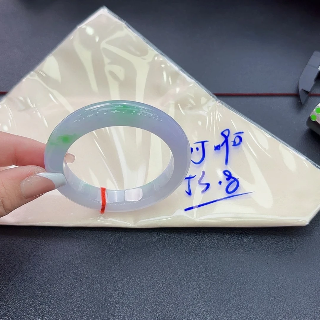 翡翠手镯未镶嵌手镯