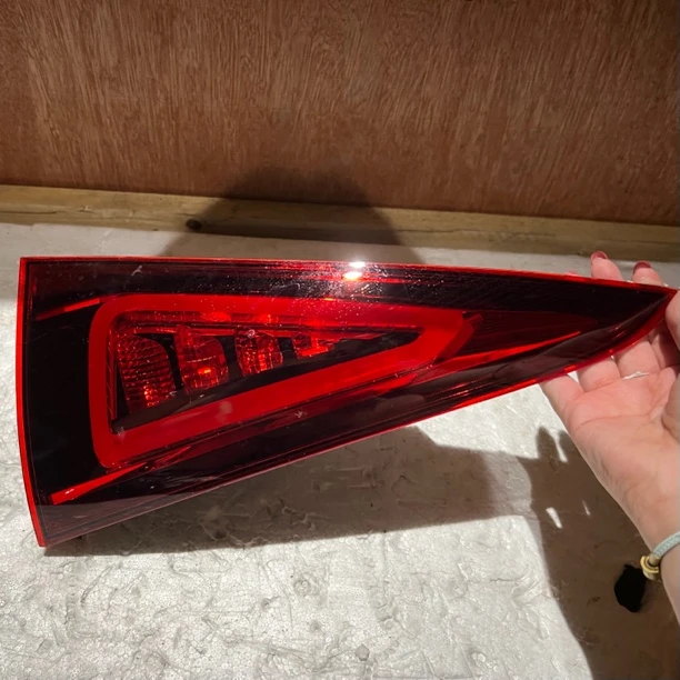 奔驰GLE167拆车尾灯