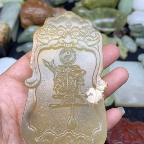 蛇纹石玉未镶嵌颈饰85