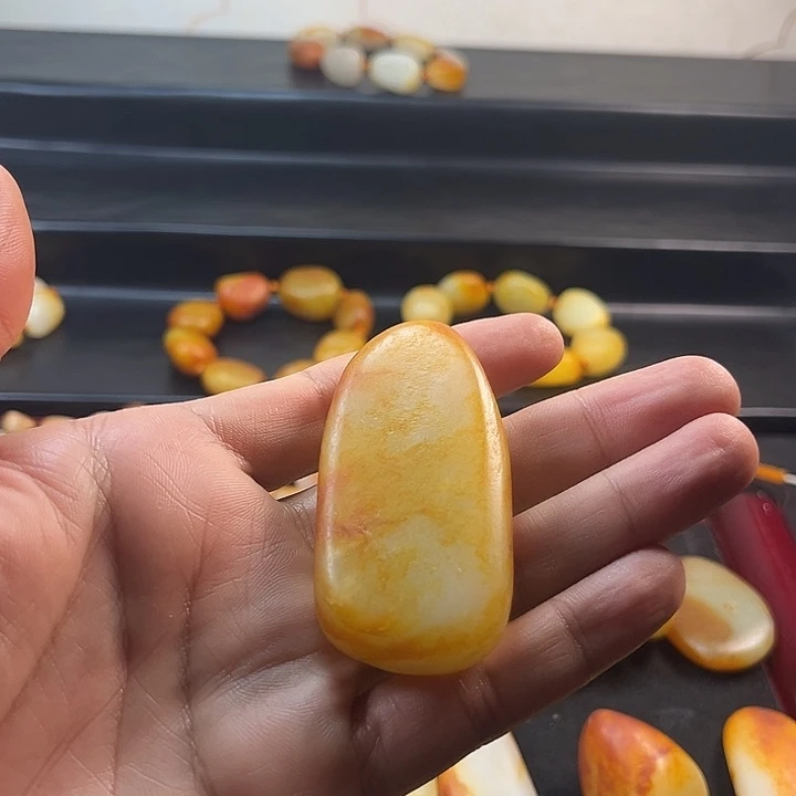 诚***收颈饰未镶嵌和田玉
