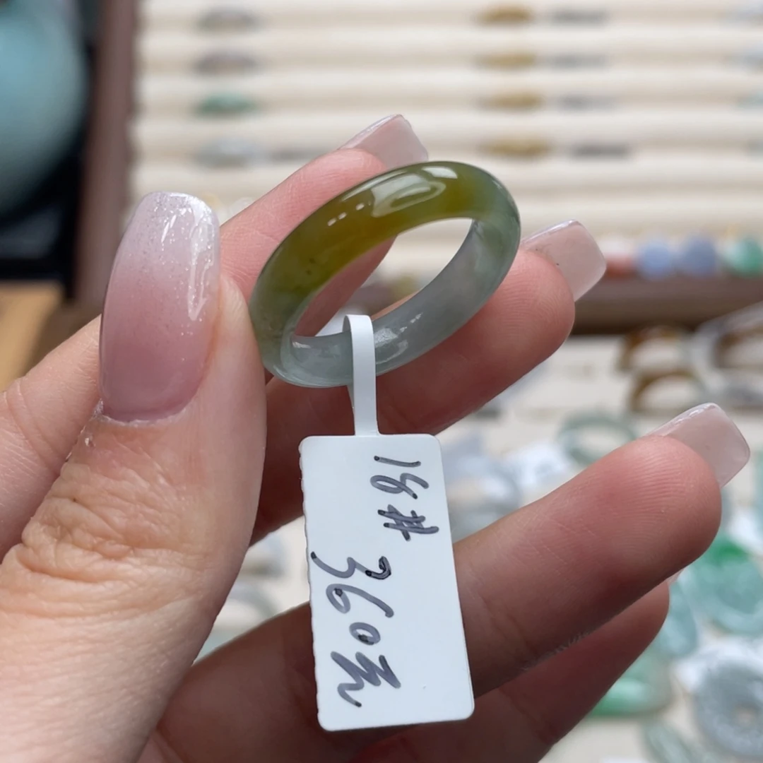 翡翠未镶嵌戒圈a50港圈18黄加绿福利