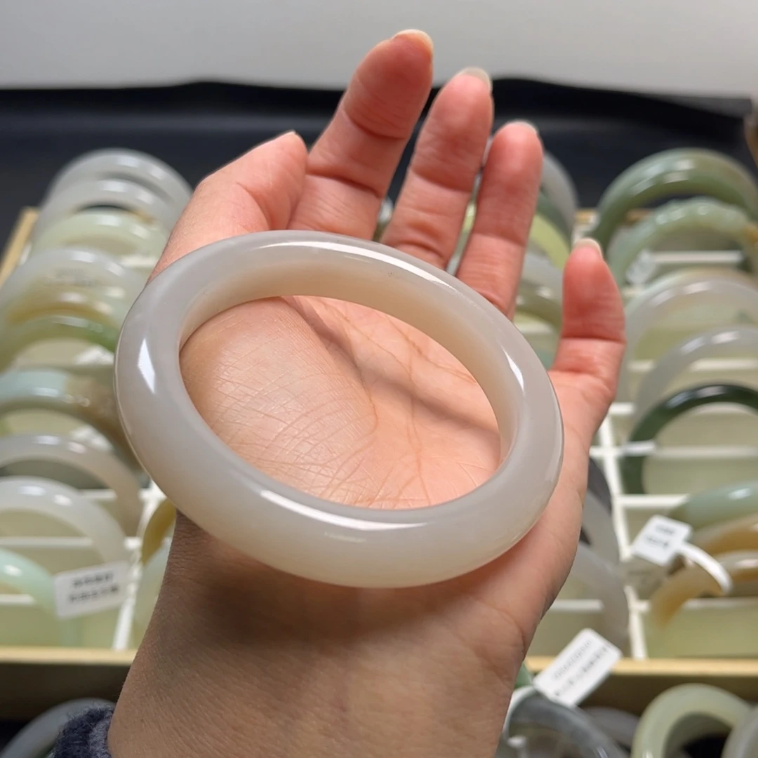 ****宝和田玉未镶嵌手镯56圈