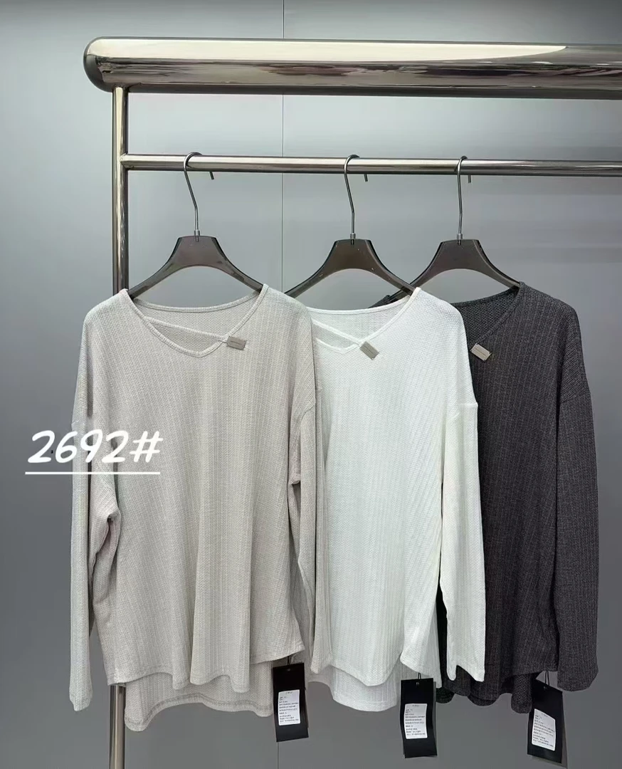 薄款时尚大板长袖T恤