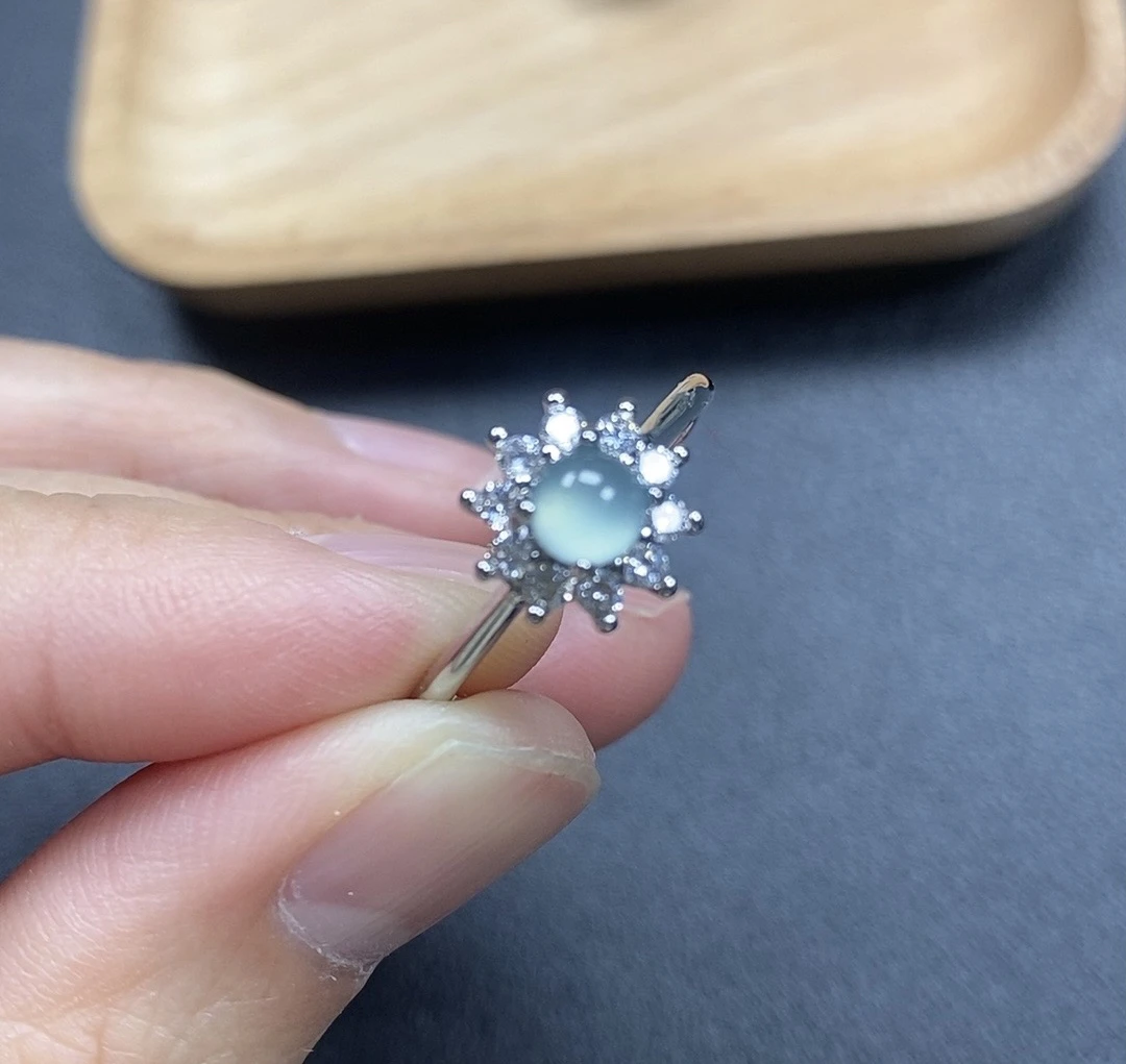 天然翡翠戒指，太阳花镶嵌款精美精致时尚可调节女士