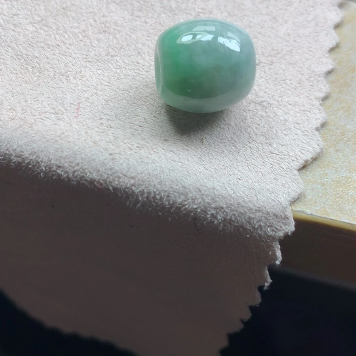 翡翠颈饰未镶嵌吊坠