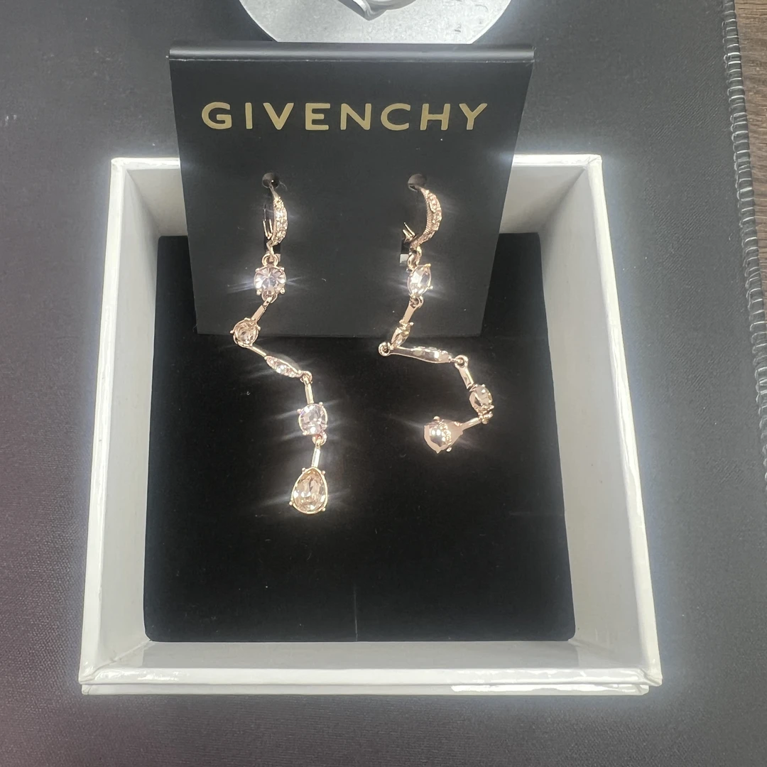 全新未使用 Givenchy/纪梵希 （jp）耳环吊坠 全套