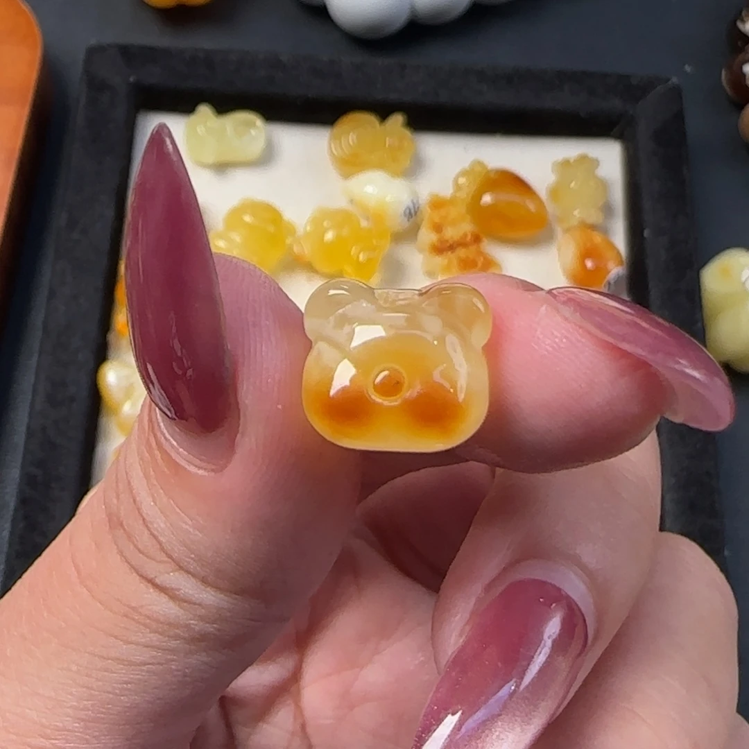 ****Q裸石琥珀未镶嵌琥珀蜜蜡系列产品