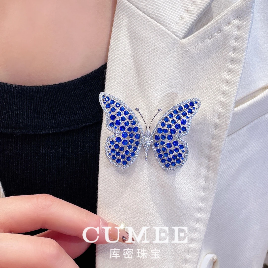 925银胸针 蓝精灵 精致满镶嵌款气质女神胸针培育合成蓝宝.银镀金