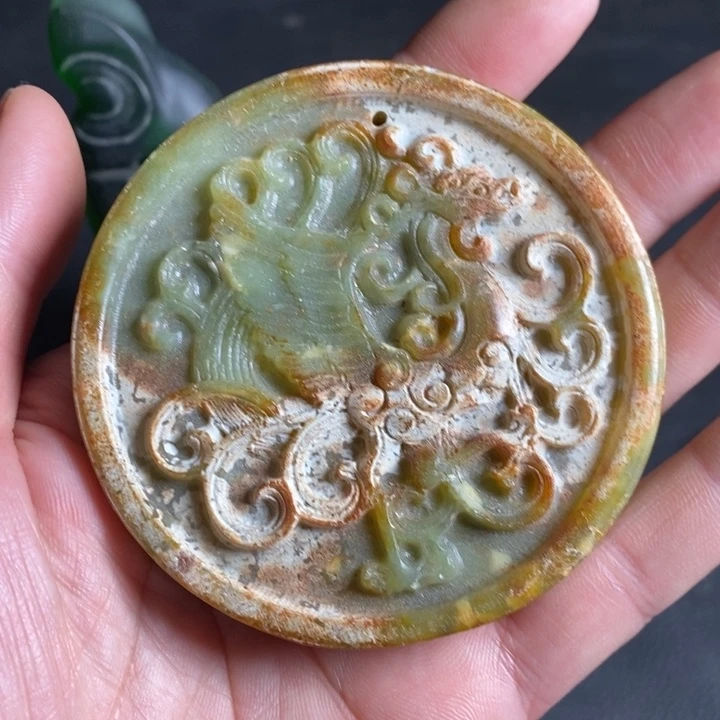 和田玉未镶嵌把件