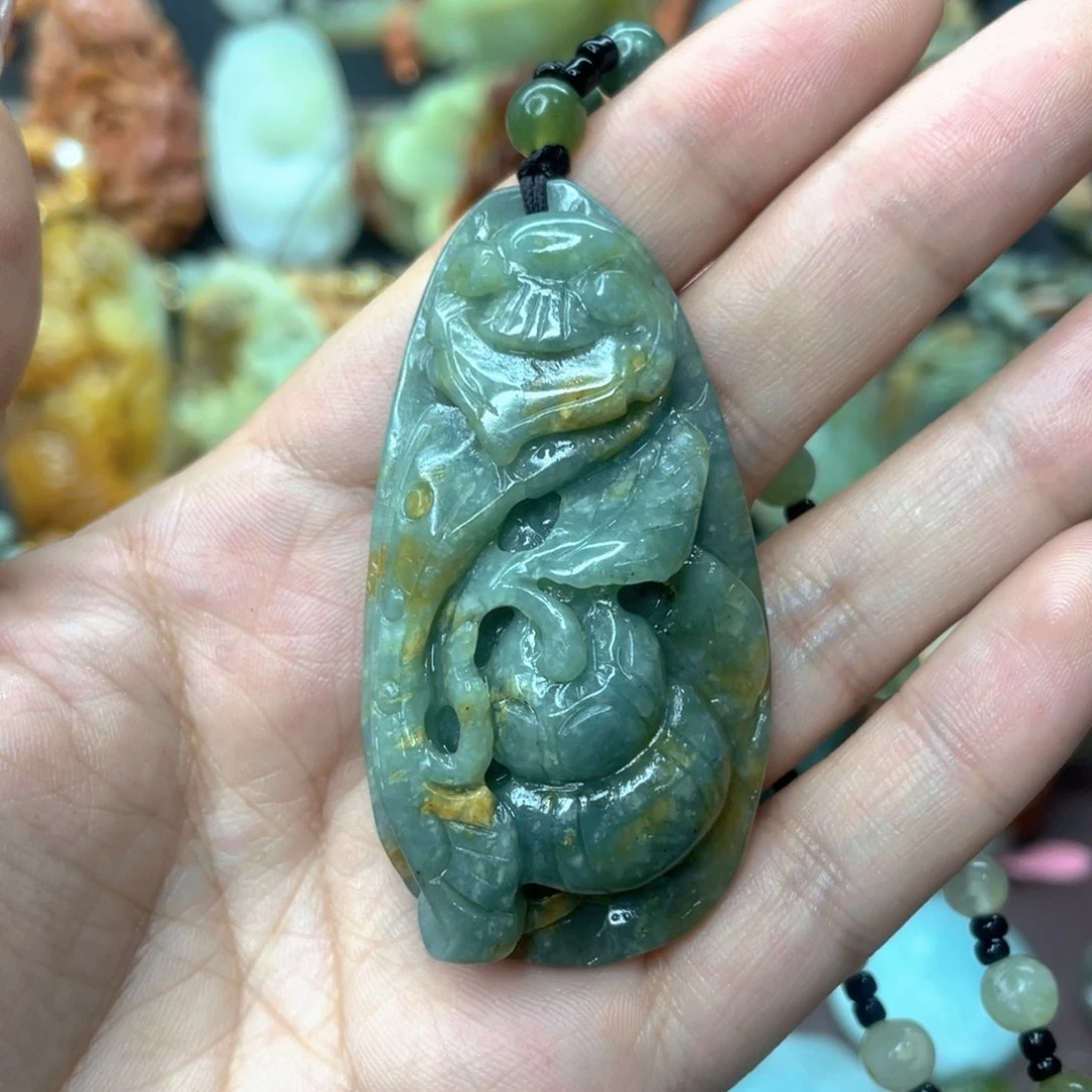 蛇纹石玉颈饰未镶嵌