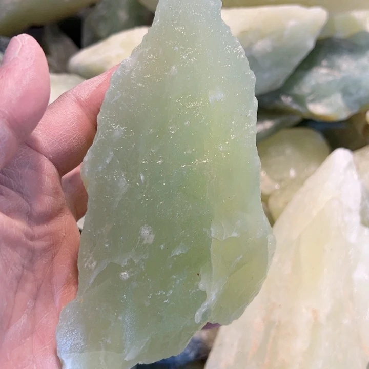 蛇纹石玉未镶嵌珠宝奇石
