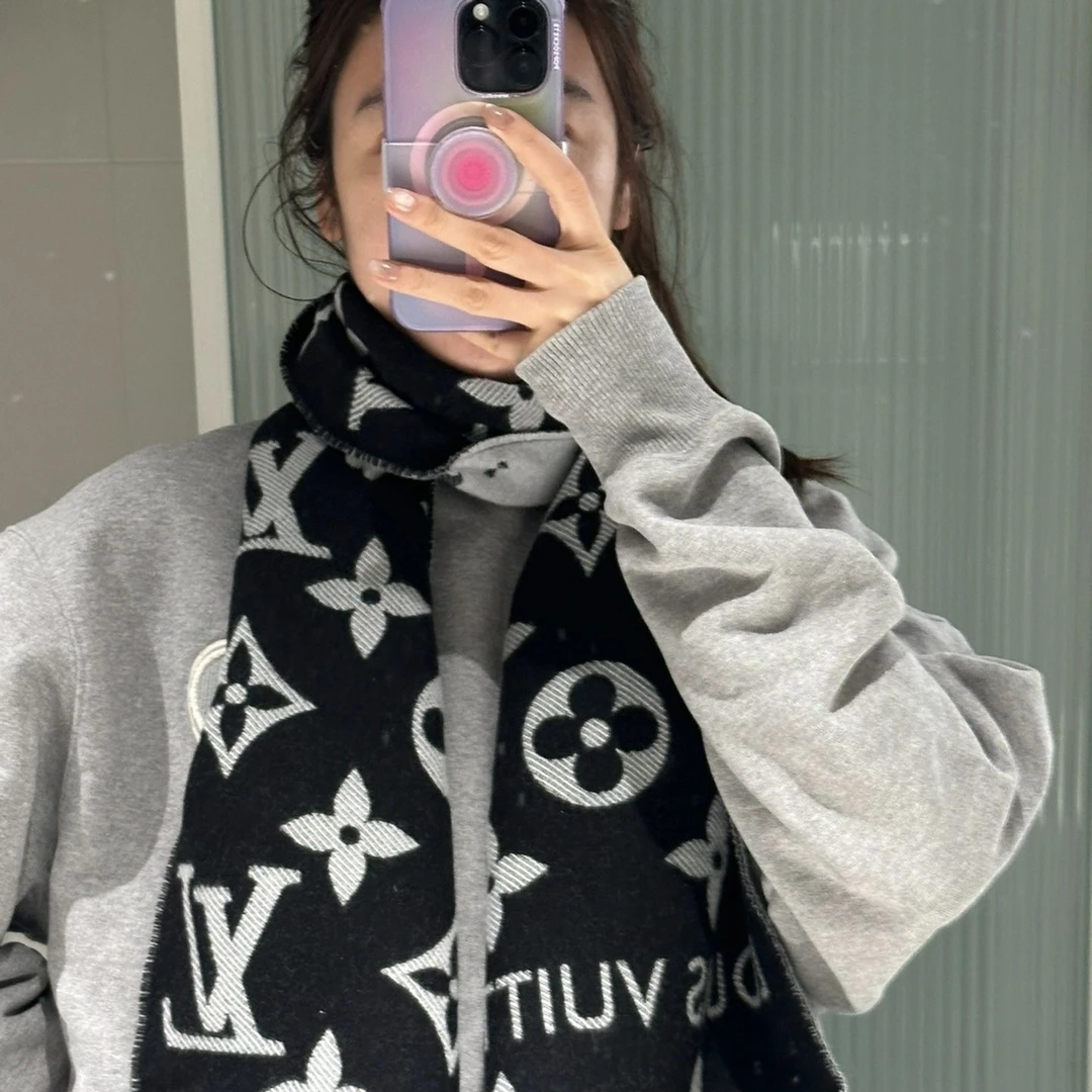 未使用 LouisVuitton/路易威登 002804 羊毛绒线围巾 全新带盒