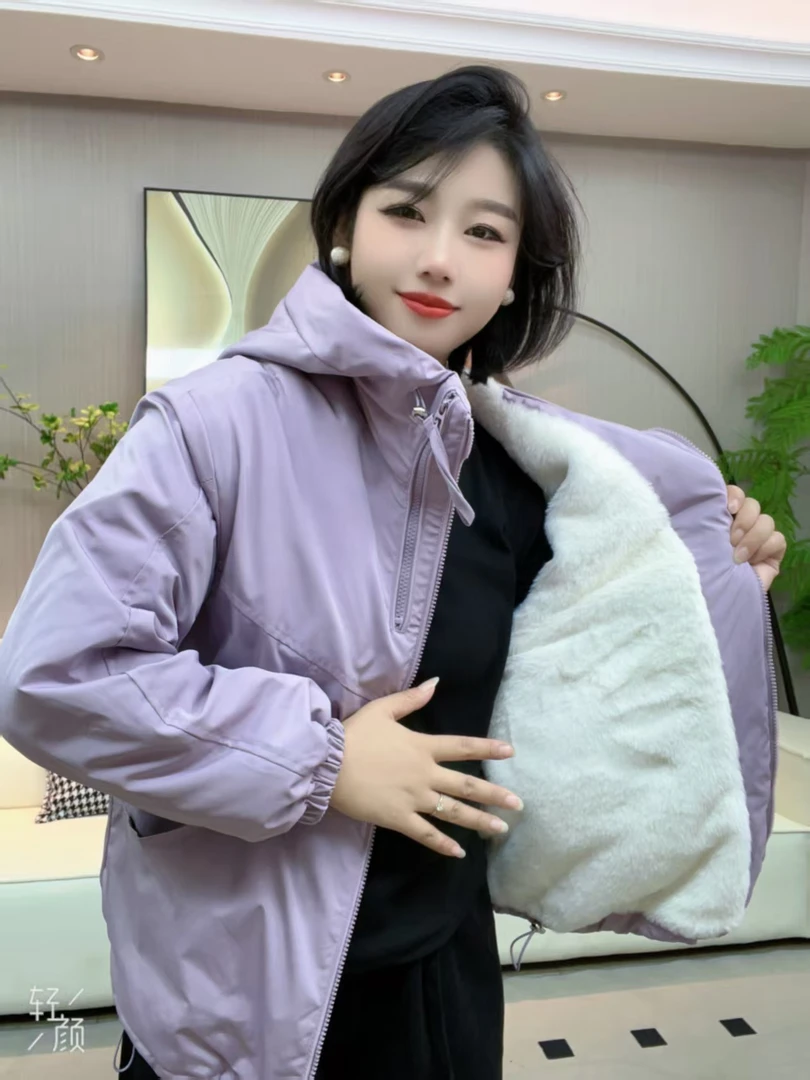 加棉加厚2025新款冲锋衣宽松休闲连帽时尚夹克上衣冬季短外套女