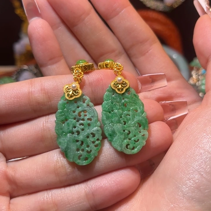 翡翠未镶嵌颈饰待编织