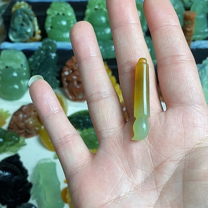未镶嵌蛇纹石玉颈饰