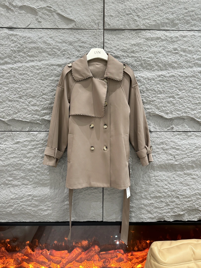 UVN娜娜初春显瘦时尚设计师风衣