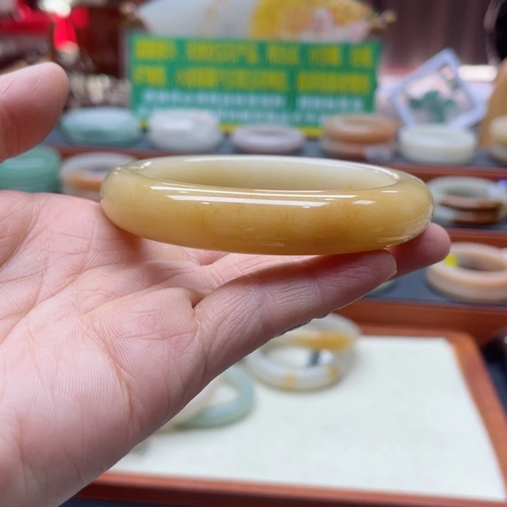 石英质玉手镯未镶嵌冬**洪佘太翠福利手镯