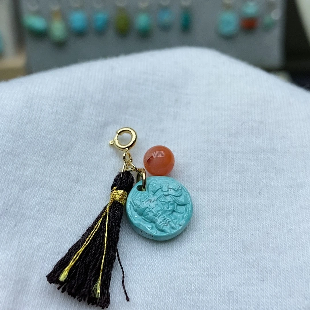 南红玛瑙配饰未镶嵌