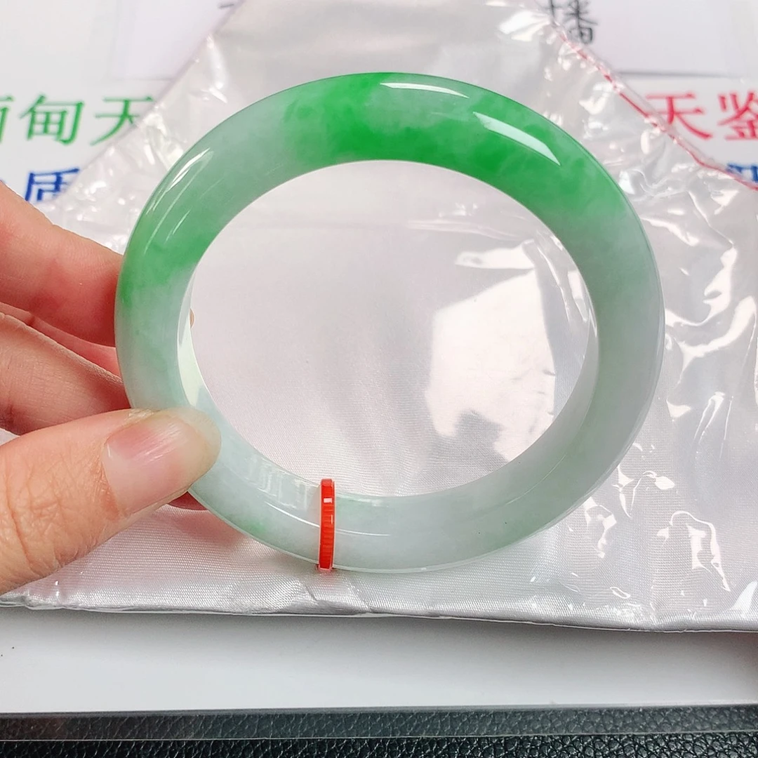 翡翠未镶嵌手镯051