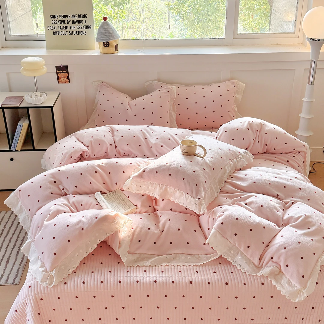 25秋冬季新款韩版四件套牛奶绒双面绒可爱风波点夹棉床盖保暖床上