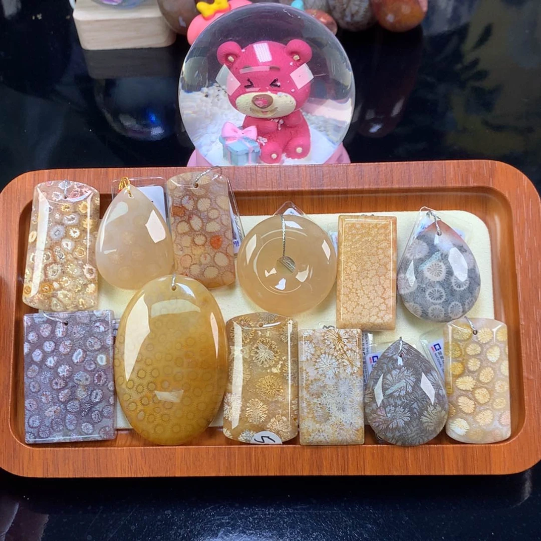 【闪购商品】颈饰未镶嵌硅化珊瑚（珊瑚玉）精品吊坠50元一个（33号）
