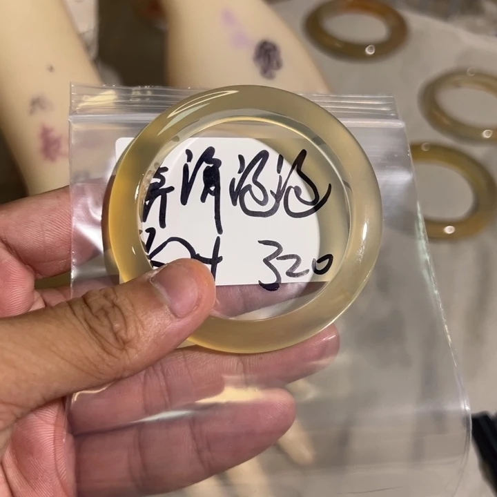 鼻***泡手镯玛瑙/玉髓未镶嵌4单发一根