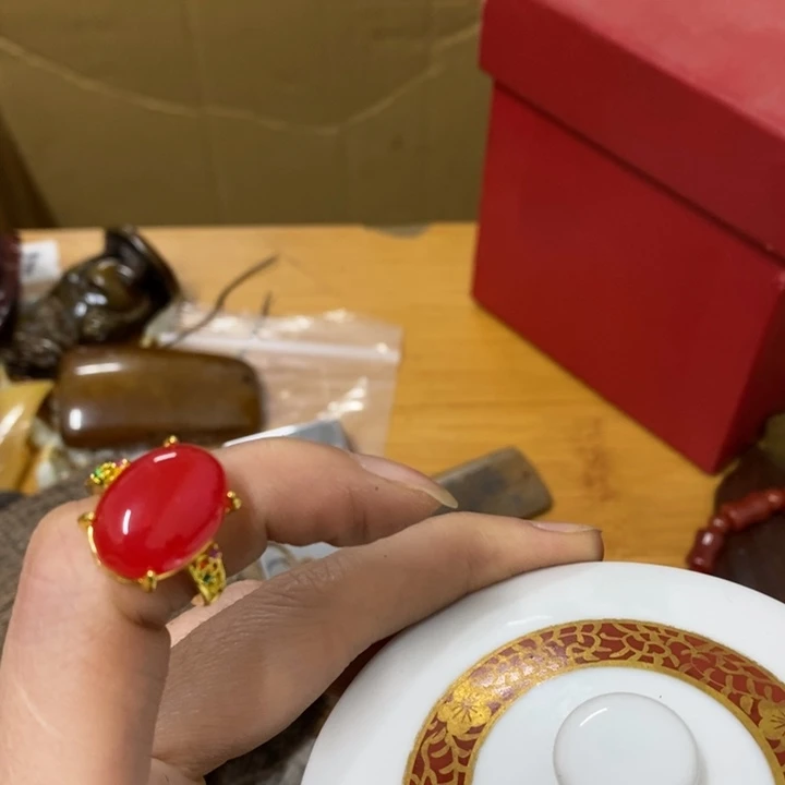 瓷片哈中古工艺品一件