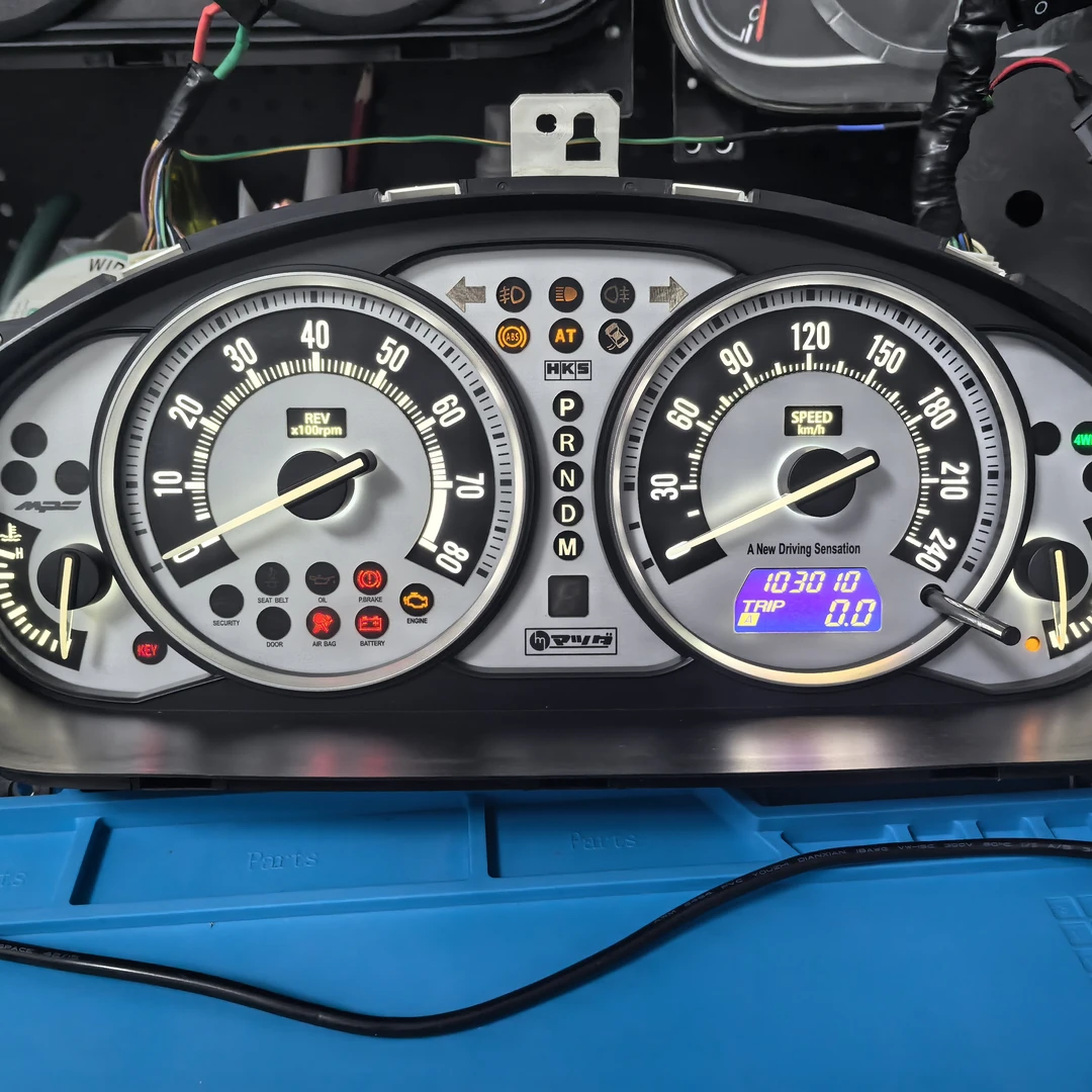 2.3 轿跑升级北海道顶配仪表