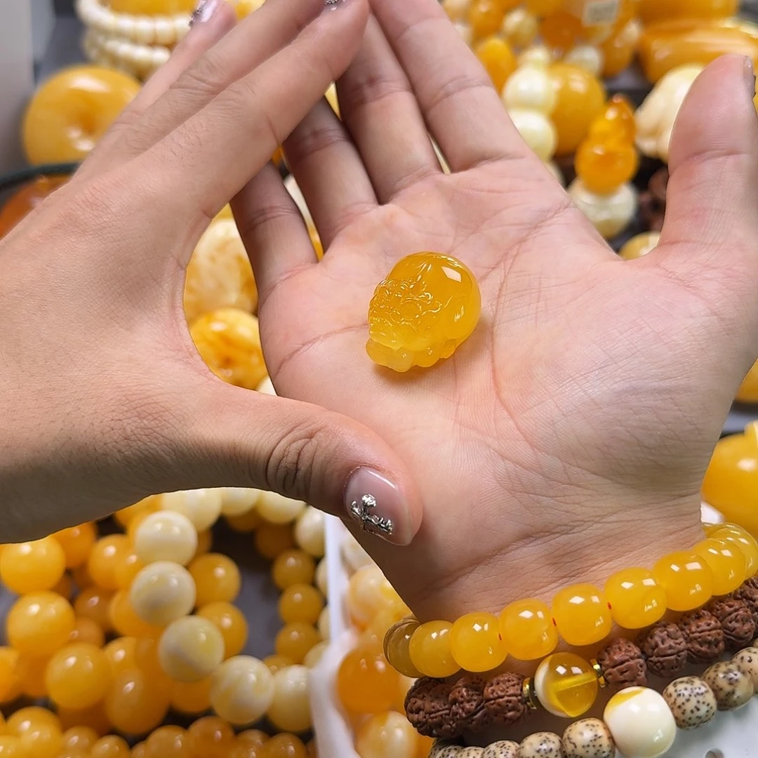 蜜蜡珠宝奇石未镶嵌貔貅