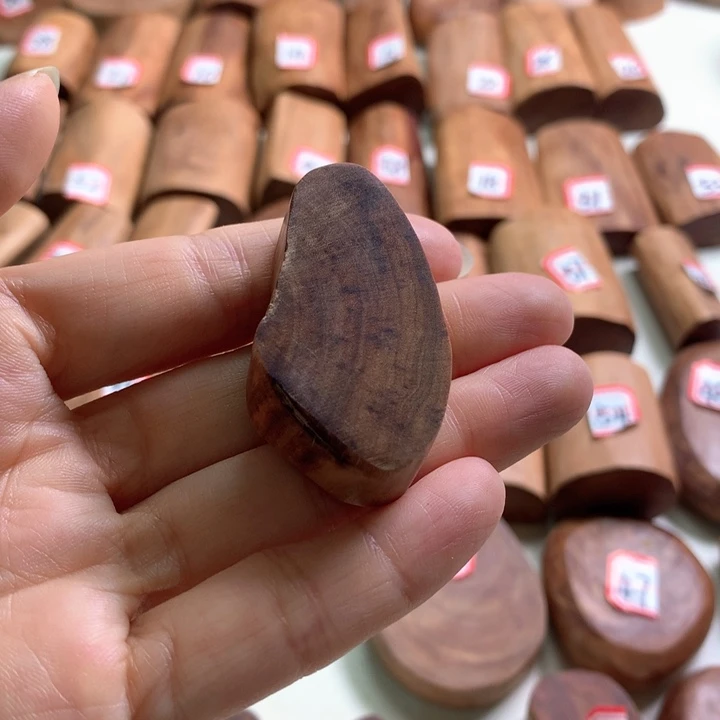 檀香木吊坠小*老山檀香随型小半蝴蝶型