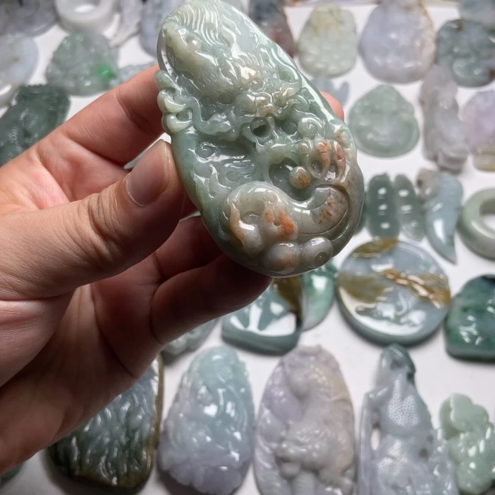 翡翠未镶嵌颈饰龙牌49