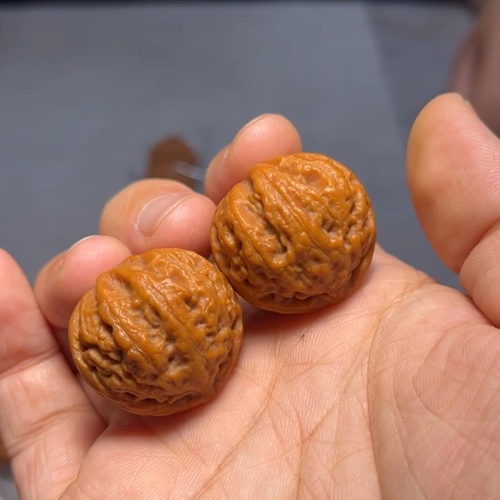 文玩核桃把件梅枝纹2989