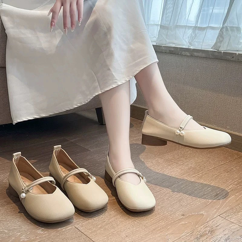 818 法式低跟浅口单鞋女新款春秋百搭珍珠软底奶奶鞋方头玛丽珍鞋