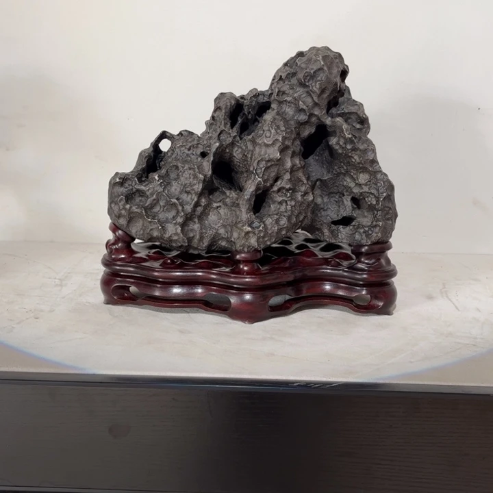 东**段太湖石水石案头摆件