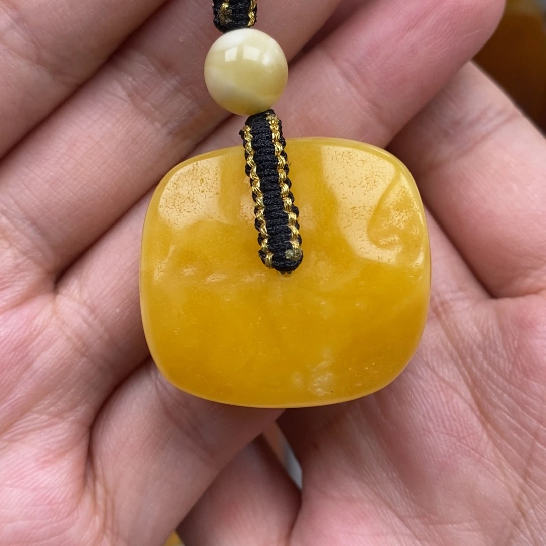 未镶嵌琥珀珠宝奇石