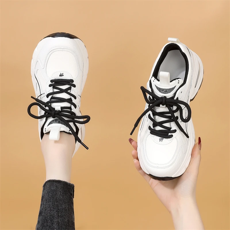 女鞋2025新款春秋休闲运动鞋平底百搭小白鞋轻便旅游低跟超软舒适