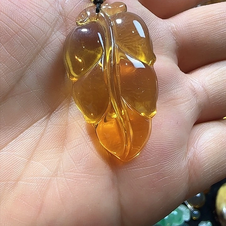 琥珀颈饰未镶嵌吊坠