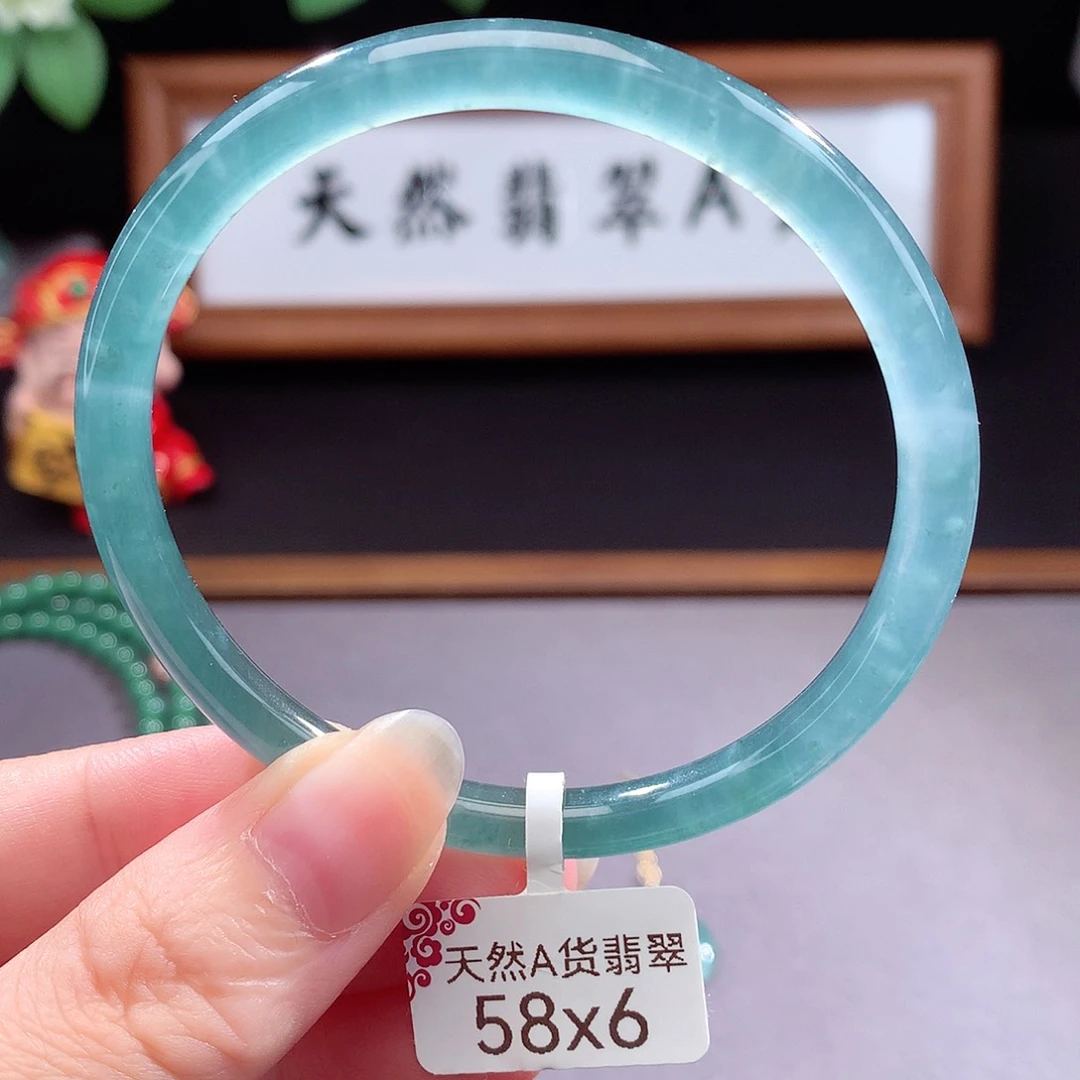 未镶嵌手镯（圆镯）翡翠