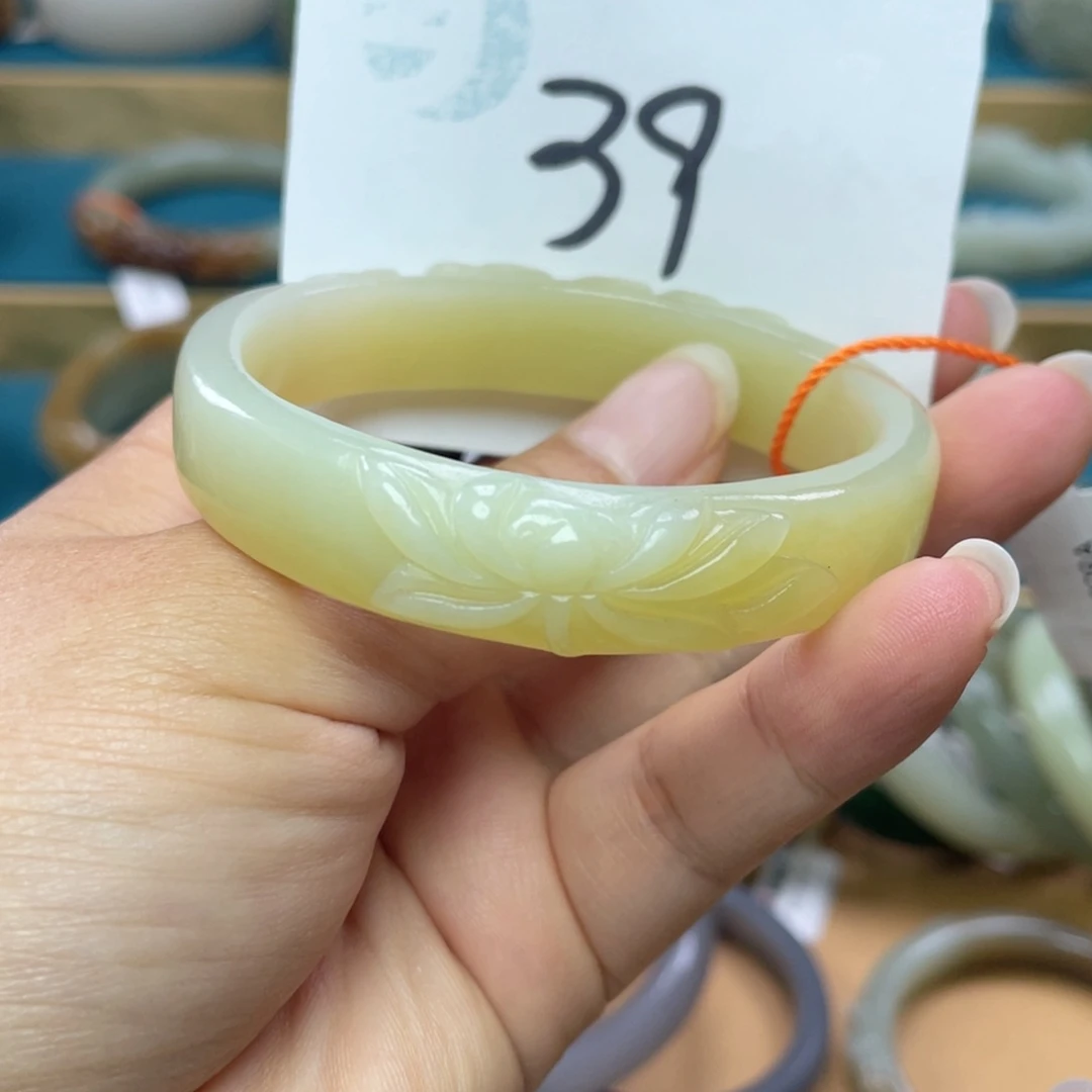 未镶嵌手镯（贵妃镯）和田玉圈口55
