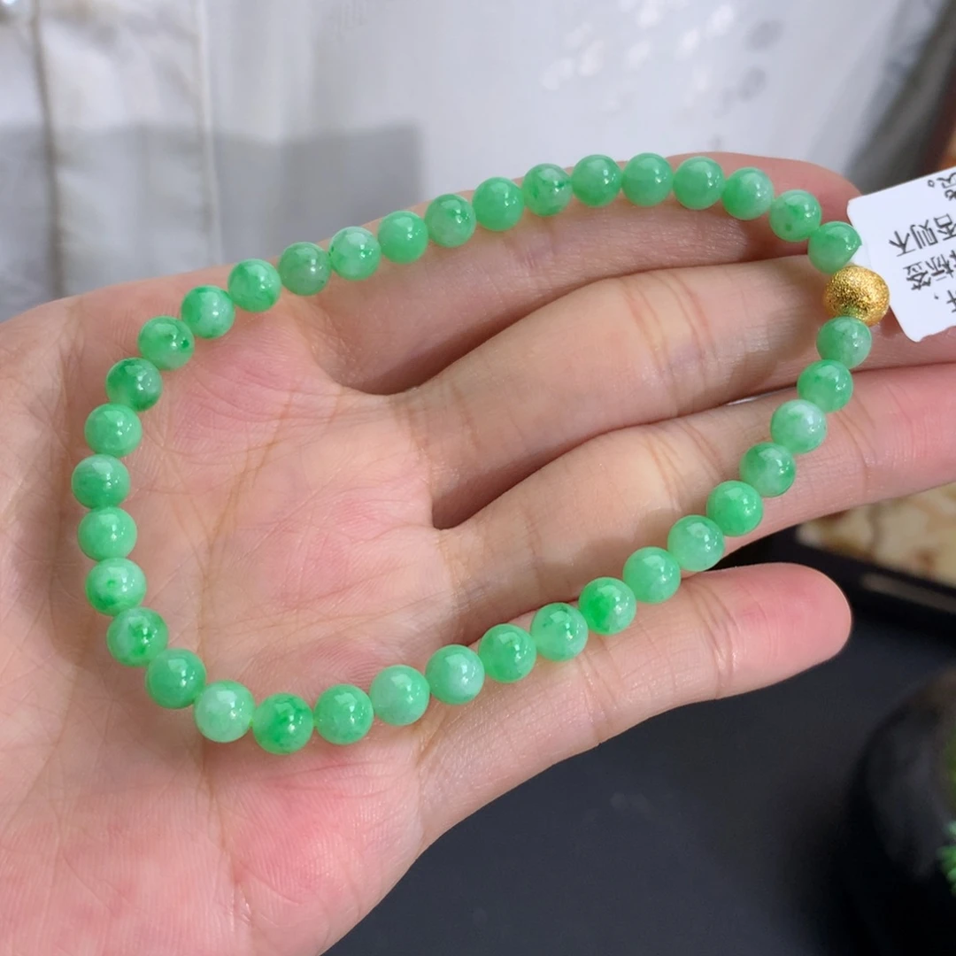 翡翠未镶嵌手串卡4.9细润果绿手串