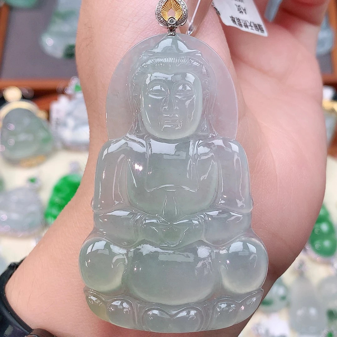 颈饰18K金镶嵌翡翠观音