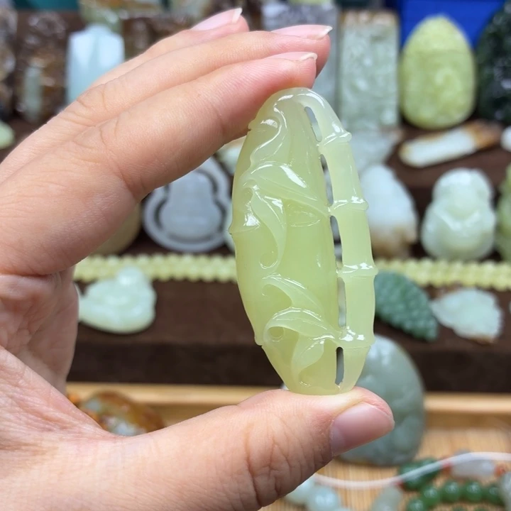 素***劫颈饰未镶嵌和田玉