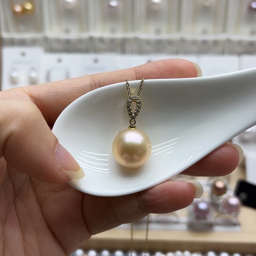 淡水珍珠吊坠(赠链)合金
