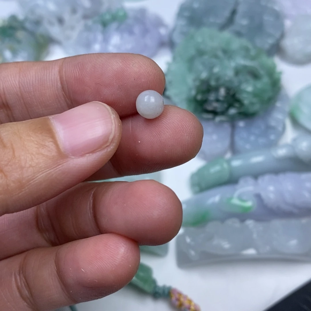 翡翠未镶嵌颈饰朱*其翡翠