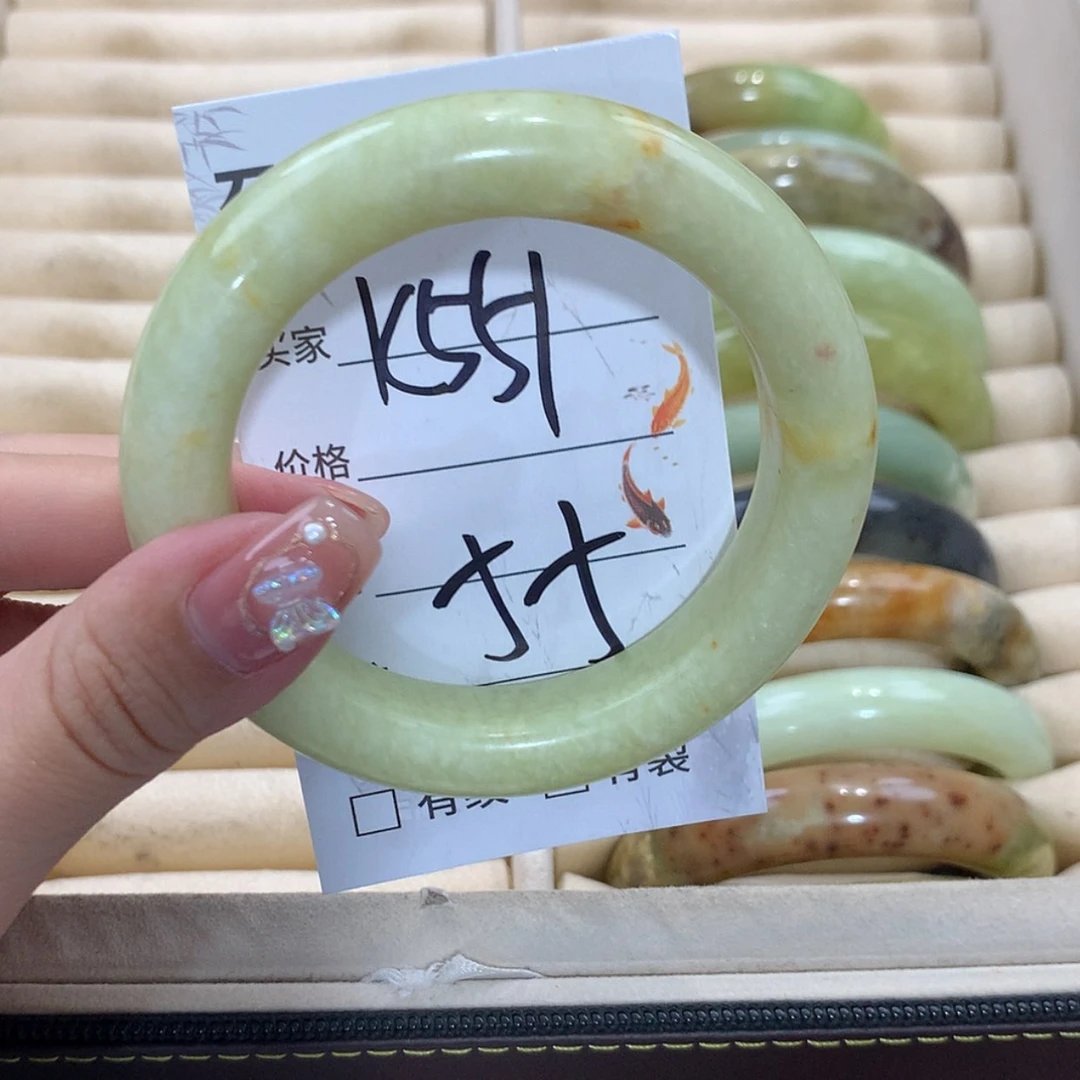 【闪购商品】未镶嵌蛇纹石玉手镯