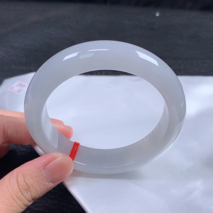 翡翠未镶嵌手镯